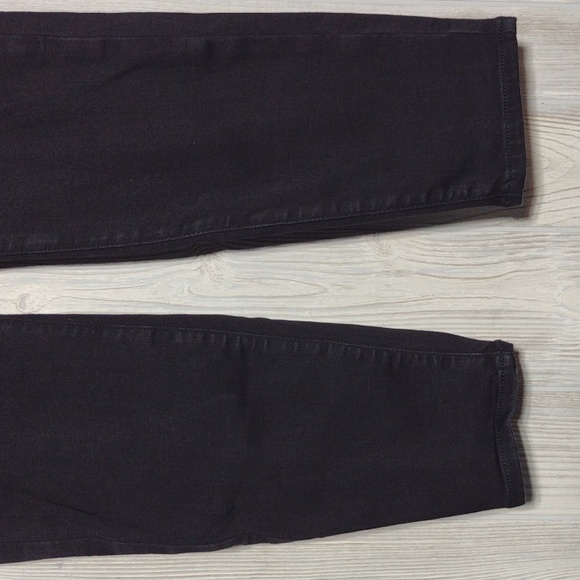 American Eagle Stretch Skinny Jeans - Picture 4 of 15